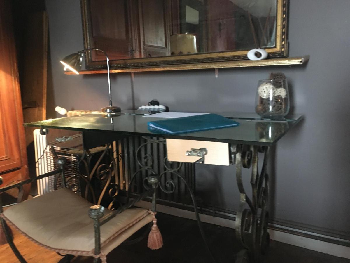 Chateau Gros Puy, Petit Chateau Chambre D'Hote Abjat-sur-Bandiat Bagian luar foto